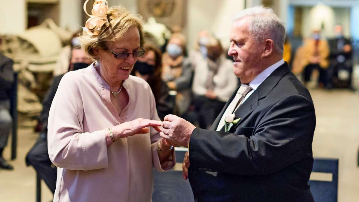 Stuttgarter Weihnachtsgeschichte: Kirchliche Hochzeit nach 55 Jahren Ehe