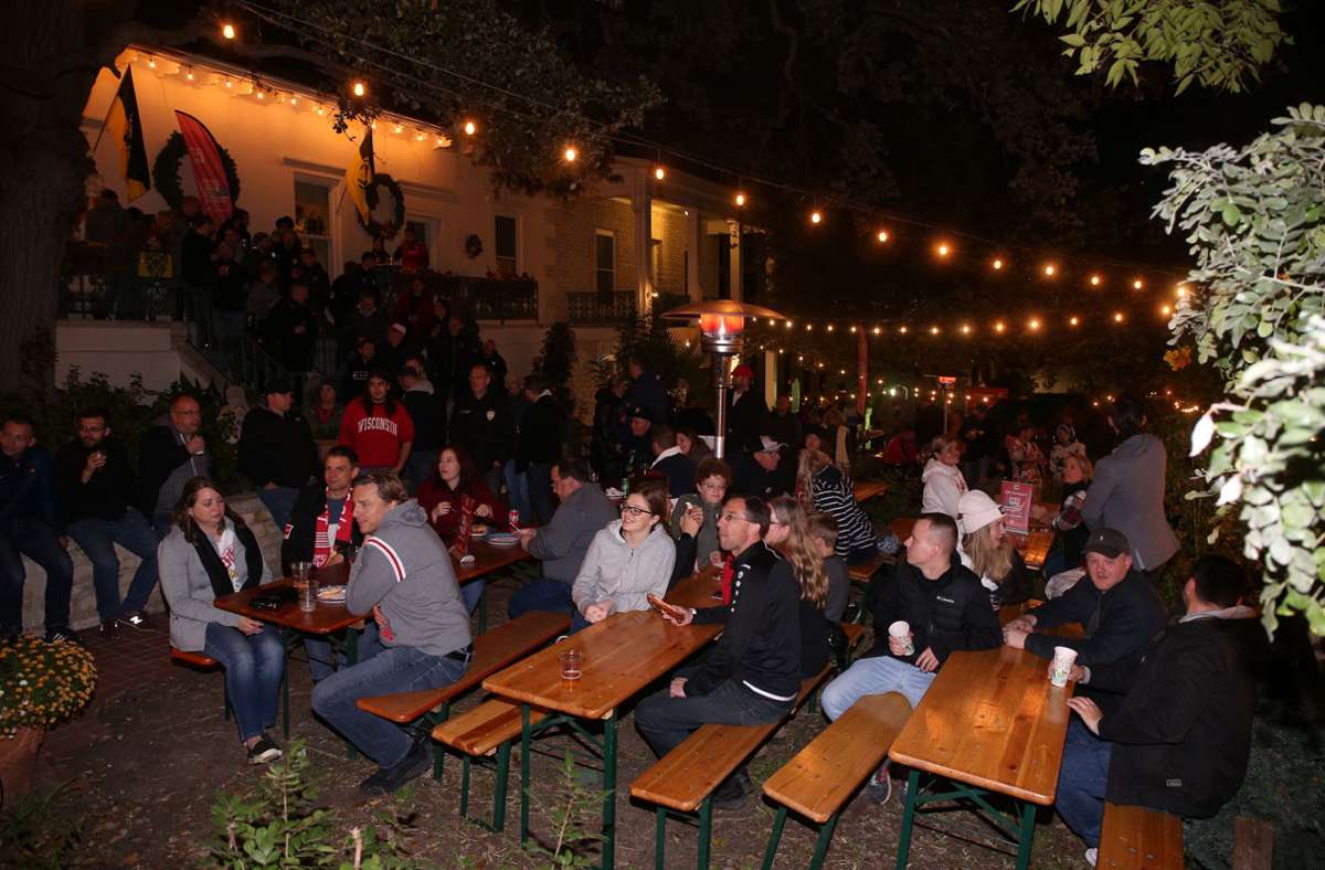 17.11.2022: Am Abend fand in Austin das VfB-Fanfest statt.