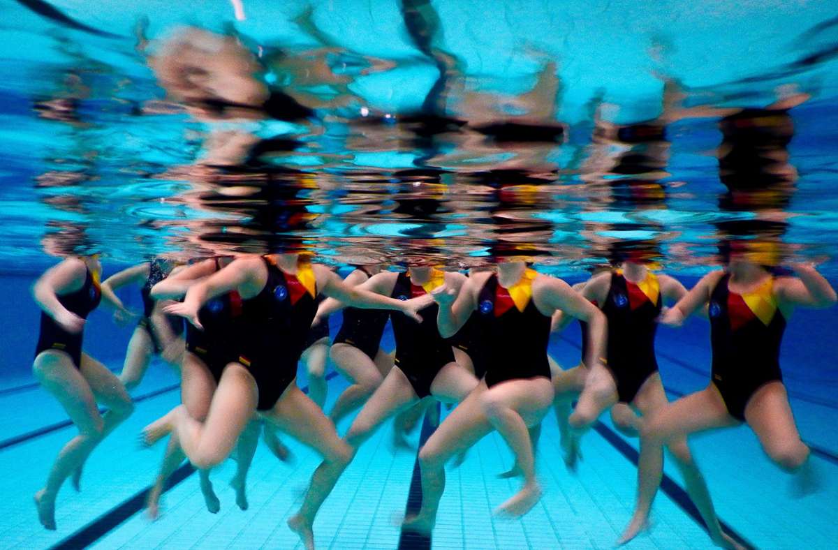 Besondere Perspektive: die Wasserball-Nationalmannschaft der Frauen beim Training