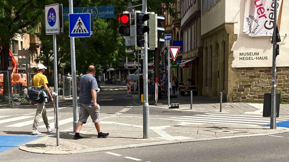 City-Kreuzung in Stuttgart: Über Rot gefahren? Polizei kontrolliert Radler – und irrt sich