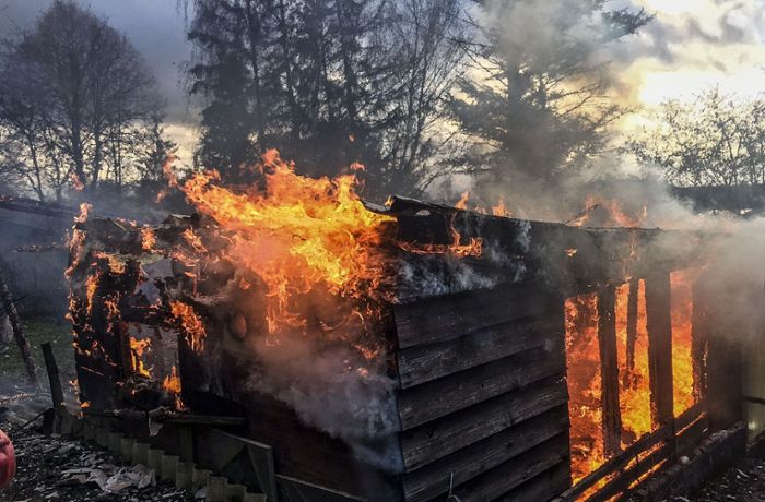 Gartenhaus brennt vollständig ab