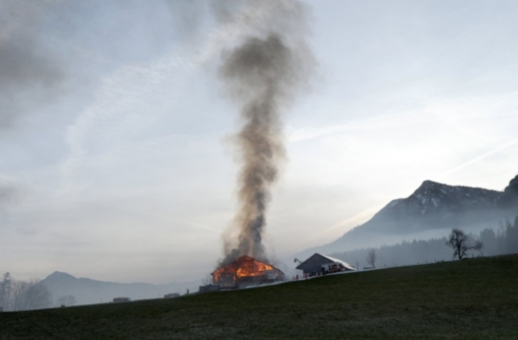 Am Rande des Biathlon-Weltcups in Ruhpolding hat es auf einem Bauernhof gebrannt.