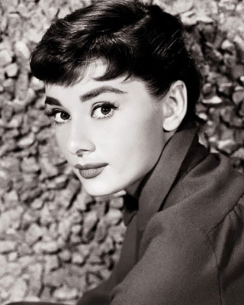 Ein Porträt aus dem Jahr 1950. Die Schriftstellerin Colette entdeckt die zierliche Darstellerin bei Dreharbeiten an der französischen Riviera und engagiert sie 1951 für die Hauptrolle in dem Broadway-Musical "Gigi".