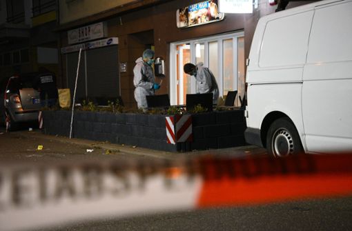 Die Schüsse fielen laut Polizei gegen Mitternacht im Mannheimer Stadtteil Waldhof. Foto: dpa/René Priebe