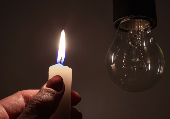 Notvorrat bei Blackout: Das sollten Sie bei einem Stromausfall zuhause haben