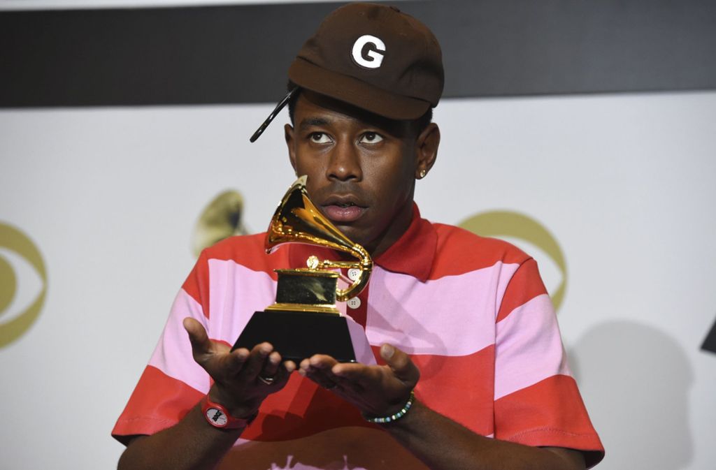 Tyler, the Creator mit seinem Grammy für das beste Rap-Album.