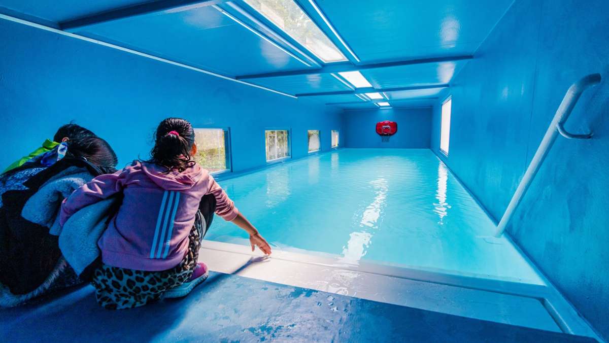 Mobiles Mini-Hallenbad in Stuttgart: Schwimmkurse im Schiffscontainer