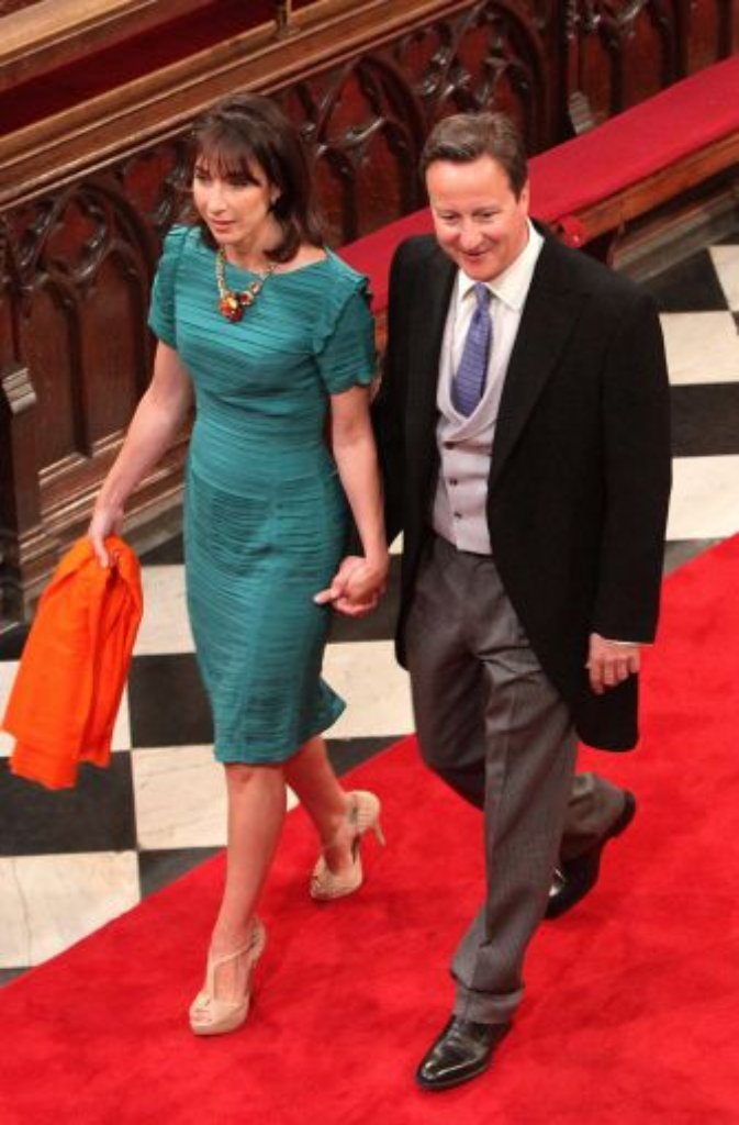 First Lady Samantha Cameron kam ohne Hut, aber in einem hinreißenden smaragdgrünen Kleid.