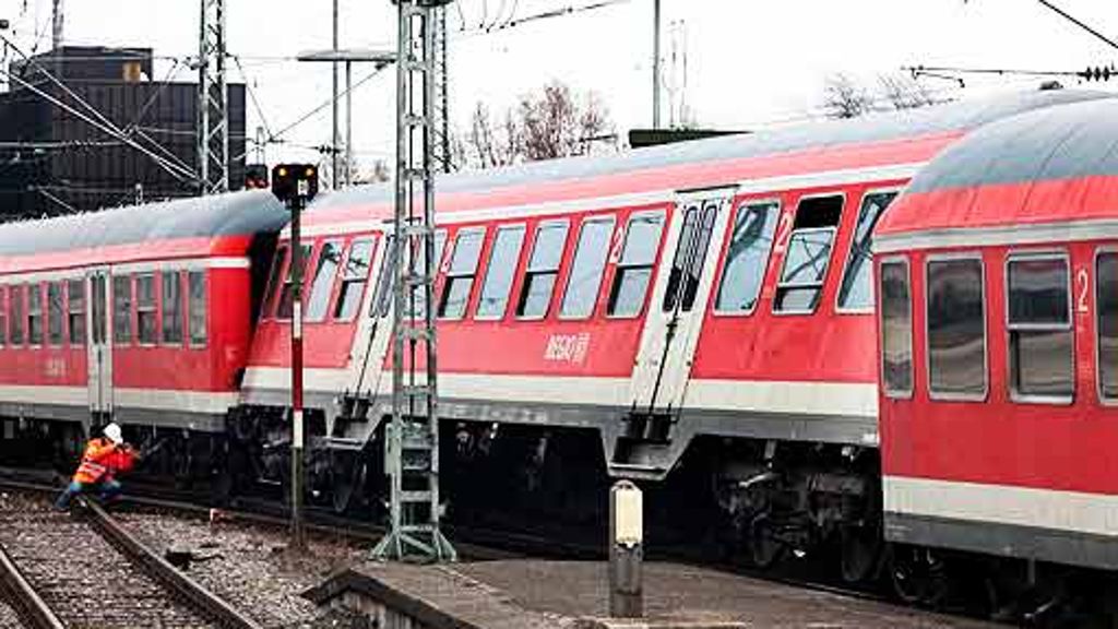 Hauptbahnhof Stuttgart: Regionalexpress entgleist