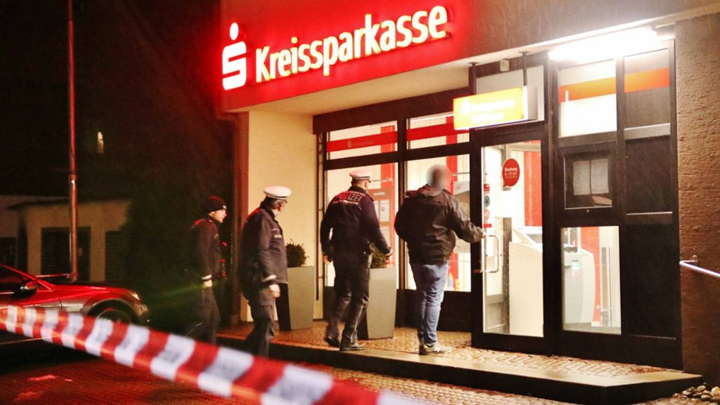 Schorndorf-Haubersbronn: Bewaffneter raubt Sparkasse aus