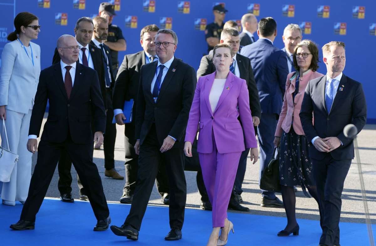 Hier trifft Mette Frederiksen, Ministerpräsidentin von Dänemark, beim Nato-Gipfel ein.
