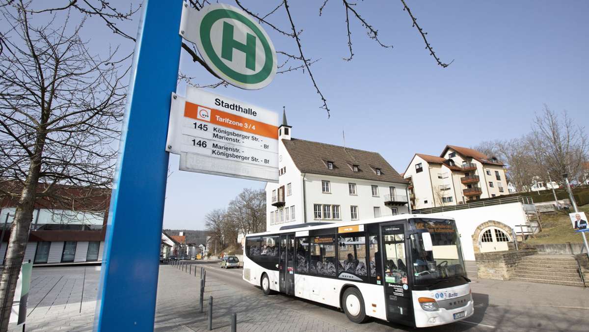  Das im Jahr 1929 gegründete Traditionsunternehmen Bader hat Insolvenz angemeldet. Die Bader-Busse sind auf den Linien im Raum Nürtingen und Kirchheim unterwegs. Sie fahren vorerst weiter. 