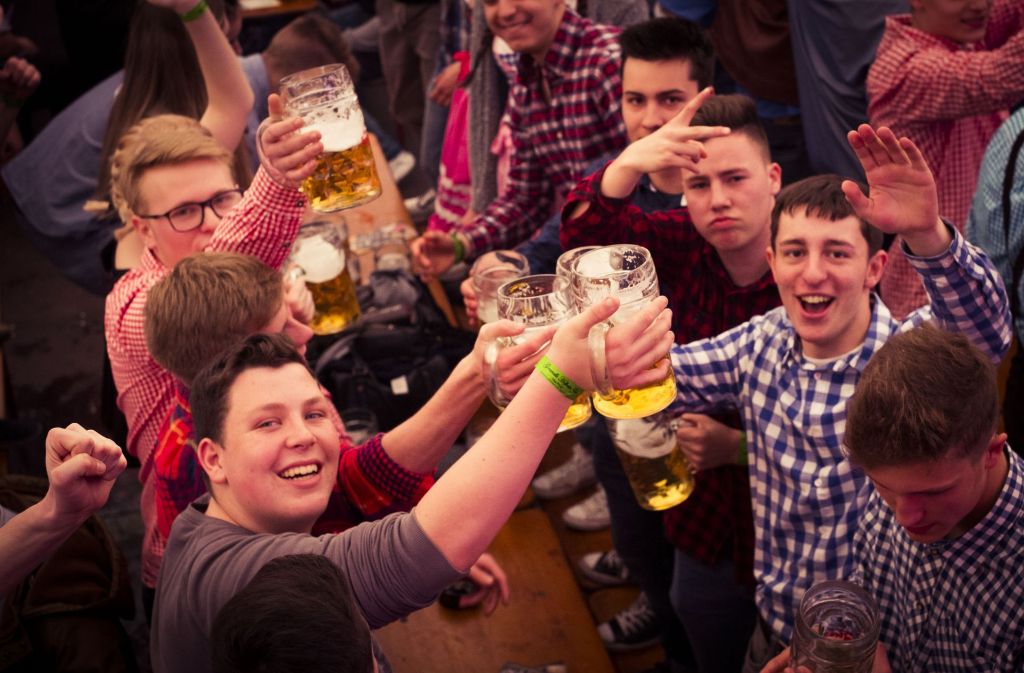 Das Bier wird in diesem Jahr auf dem Frühlingsfest mehr kosten als auf dem letztjährigen. (Archivbild)