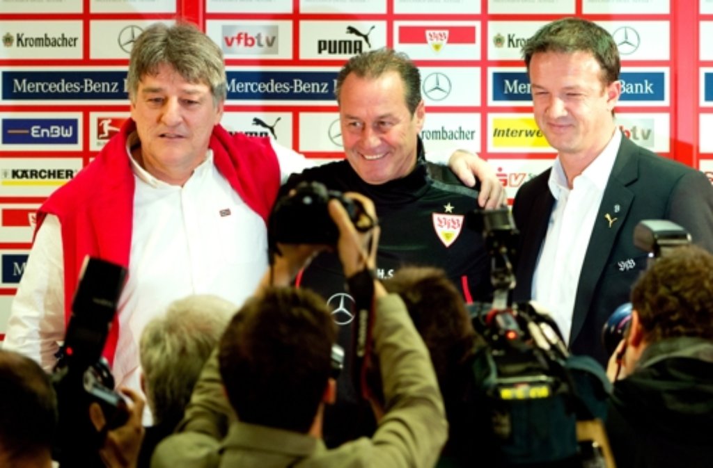 ... am 10. März, sicherte sich der abstiegsbedrohte VfB Stuttgart die Dienste von Huub Stevens. Stuttgart blieb in der Liga, Stevens blieb allerdings nicht in Stuttgart. Der Holländer fühlte sich ausgebrannt, die Schwaben ...