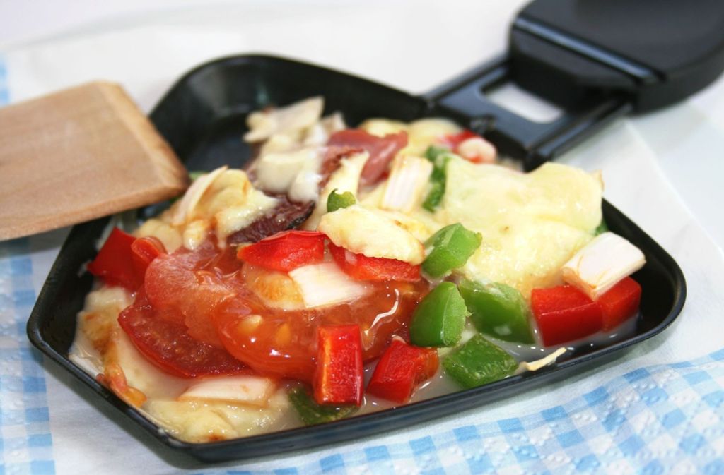Raclette Bleigiessen Bollerei Silvesterbrauche Weltweit Ein