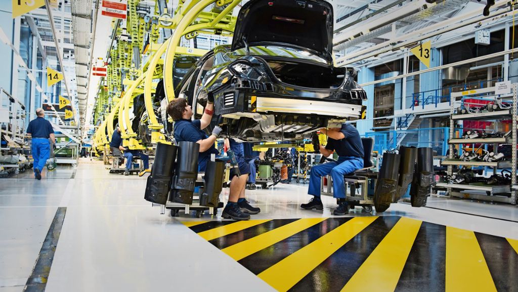 Stuttgarter Autobauer schwächelt: Daimler will Talfahrt der Autosparte stoppen