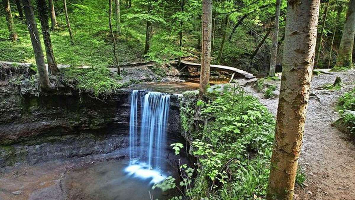  Wasserfälle des Hörschbachs bei Murrhardt zählen zu den schönsten und eindrucksvollsten Natursehenswürdigkeiten im Naturpark Schwäbisch-Fränkischer Wald. 