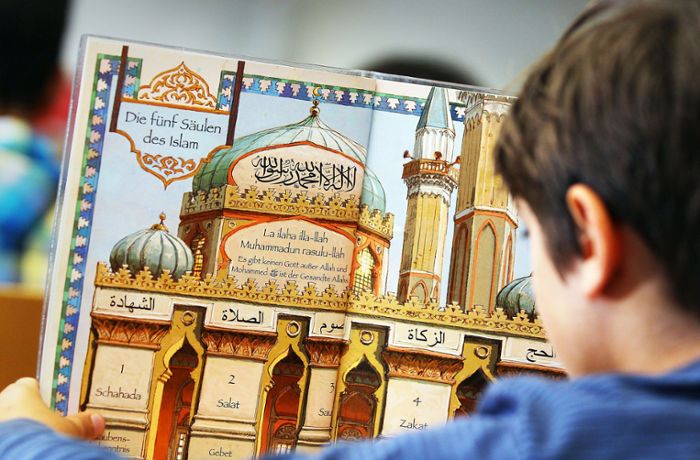 Kontroverse über islamischen Religionsunterricht: Stuttgarter Schulleiter verteidigen Islamunterricht