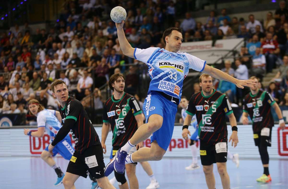 Als erste der nahezu parallelen Veranstaltungen im Neckarpark begann das Handballspiel zwischen dem TVB Stuttgart und den Füchsen Berlin in der Porsche-Arena.