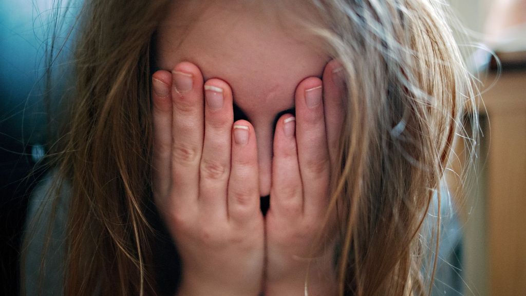 Kindesmissbrauch: Diese Warnsignale sollten Eltern kennen