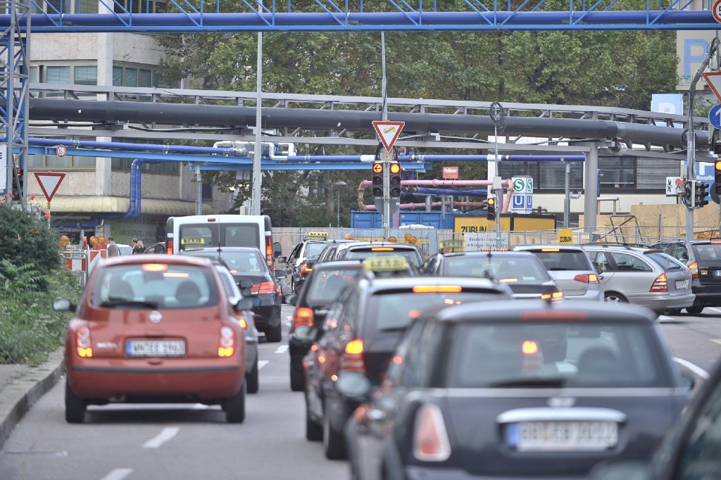 Aufgrund des Lokführerstreiks waren die Straßen in Stuttgart am Donnerstag besonders voll.