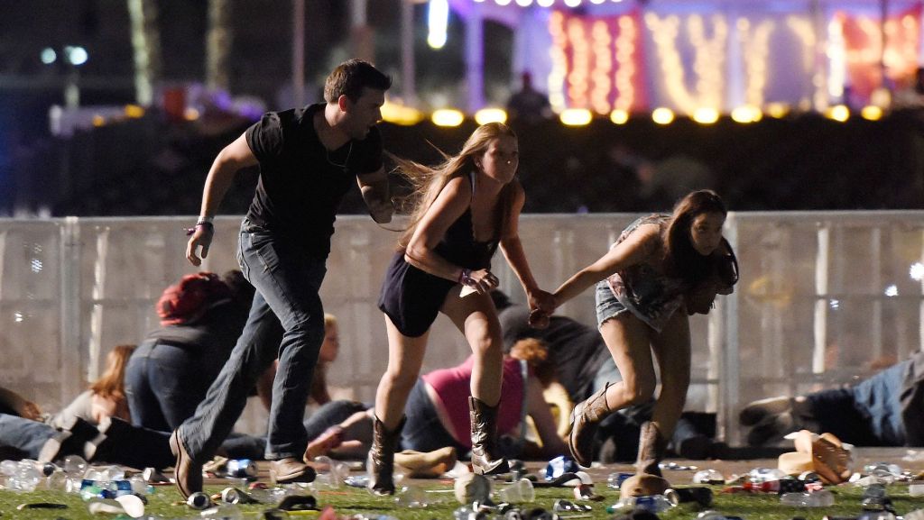 Schüsse in Las Vegas: Polizei korrigiert Zahl der Toten auf mindestens 50