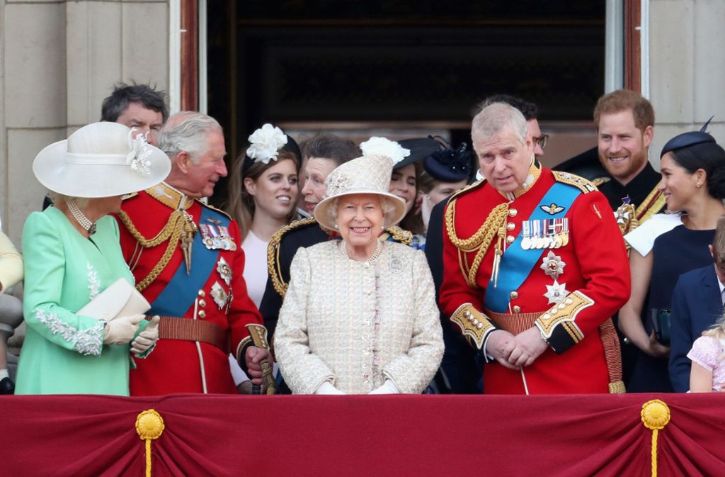 Queen Elizabeth II. mit ihrer versammelten Familie
