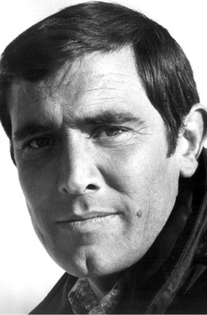 ... George Lazenby 1969 seinen einzigen Auftritt als James Bond.
