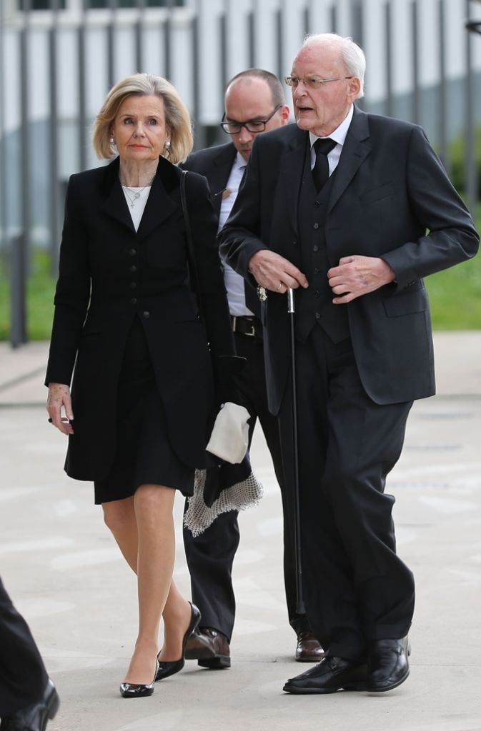 Der ehemalige Bundespräsident Roman Herzog kam mit seiner Frau, Alexandra Freifrau von Berlichingen, zum Staatsakt.
