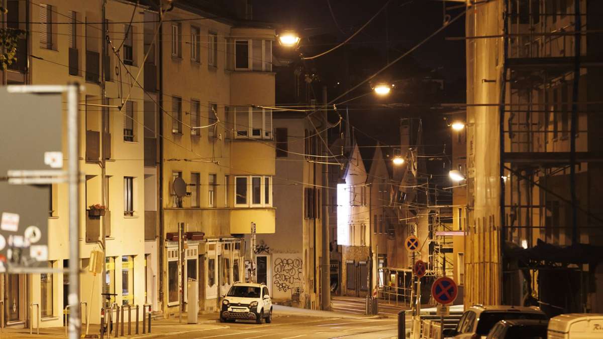 Energiesparen bei Gebäuden und Straßen: Stuttgart wird dunkel