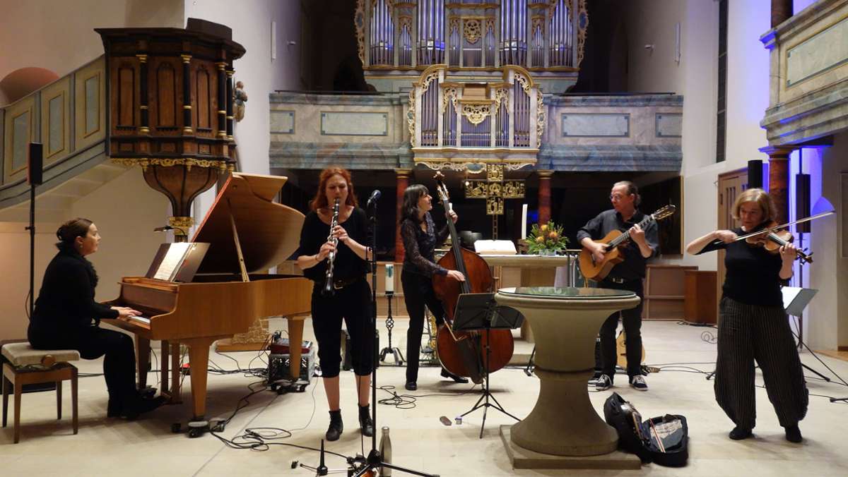  Begleitend zu den „Jüdischen Kulturwochen Stuttgart“ hat die Kulturgemeinschaft Fellbach die Klezmer-Band Mischpoke aus Hamburg in die Lutherkirche eingeladen – sehr viele Gäste sind gekommen. 