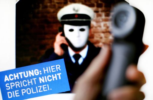 Die Polizei gibt Tipps, wie man sich vor Telefonbetrügern der Masche „falsche Polizisten“ schützen kann. Foto: dpa