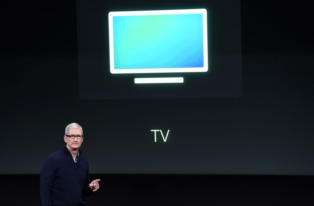 Doch zuerst stellte Apple-CEO Tim Cook in aller Ausführlichkeit die neue TV-App vor. Die Fernsehbox Apple TV bekommt nämlich eine neue Anwendung mit dem Namen „TV“, in der Inhalte aus verschiedenen Apps gebündelt werden.