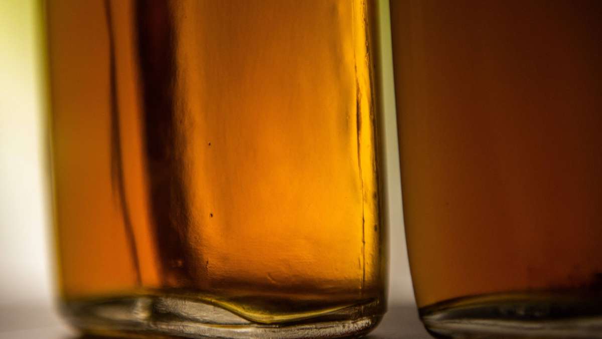 Diebstahl aus Tankstelle in Vaihingen: Mitarbeiter schlägt Gras-Whisky-Tausch aus – Situation eskaliert