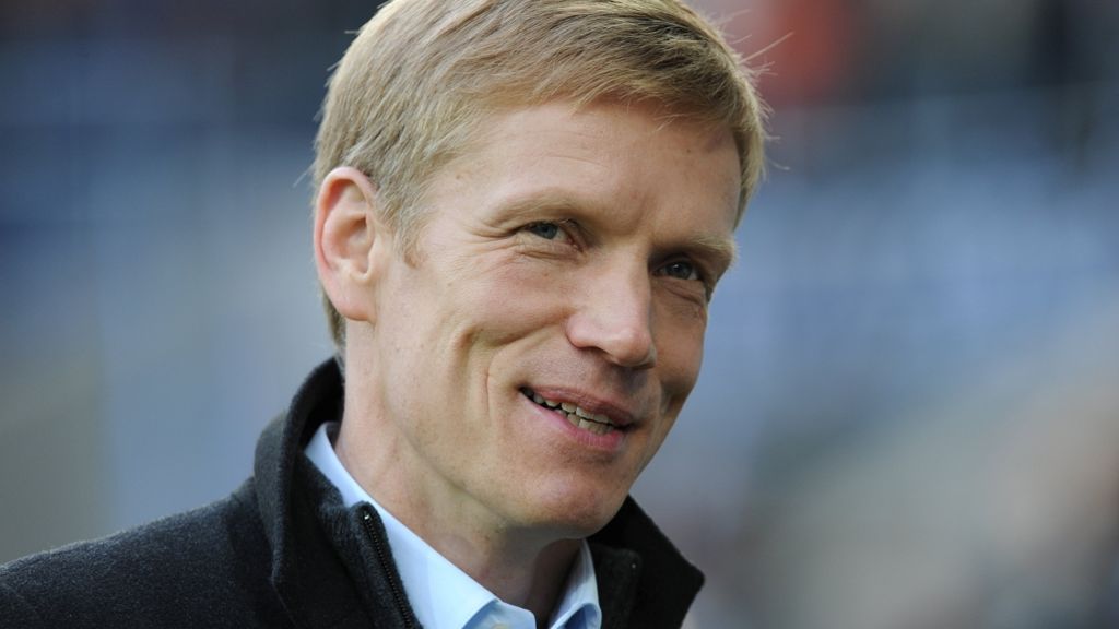  Der frühere Manager der TSG Hoffenheim tritt beim VfB die Nachfolge von Robin Dutt als Sportvorstand an und muss als erste Aufgabe einige Transfers stemmen, um in der neuen Saison das Projekt sofortiger Wiederaufstieg in die Bundesliga angehen zu können. 