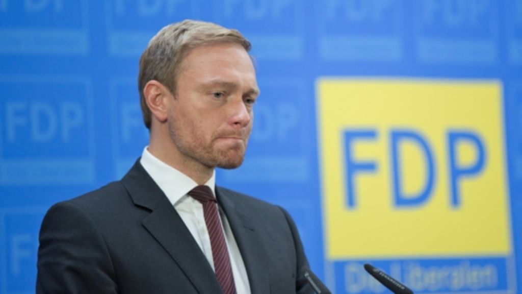  Beim Jahresauftakt zu Dreikönig in Stuttgart wollen sich die Liberalen wieder auf Kurs bringen. Erwartet wird, dass FDP-Chef Christian Lindner einen frischeren Parteiauftritt mit Magenta als neuer Farbe neben Blau und Gelb präsentiert. 