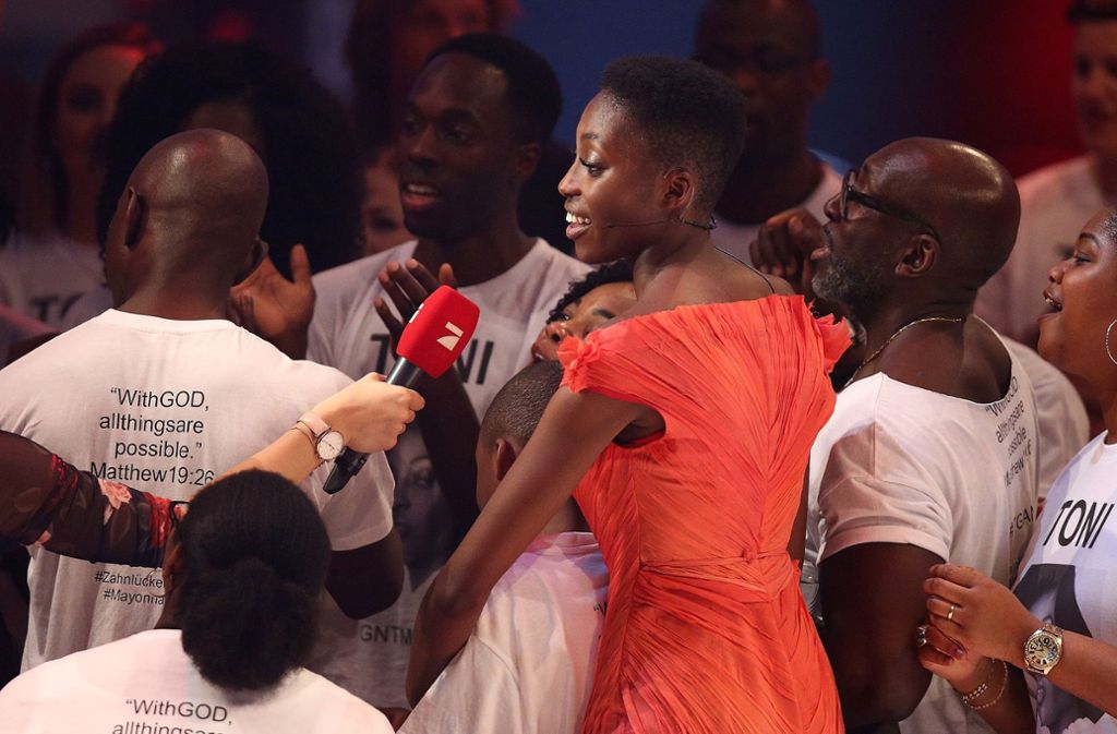Die 18 Jahre alte Schülerin mit der frechen Zahnlücke und nigerianischen Wurzeln gewann am Donnerstagabend das Finale von Heidi Klums ProSieben-Show im Düsseldorfer ISS Dome.