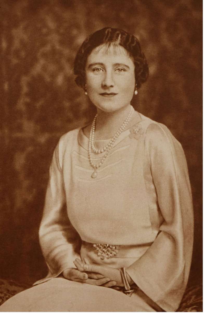 ... und ihrer Urgroßmutter Elizabeth Bowes-Lyon, besser bekannt als „Queen Mum“.
