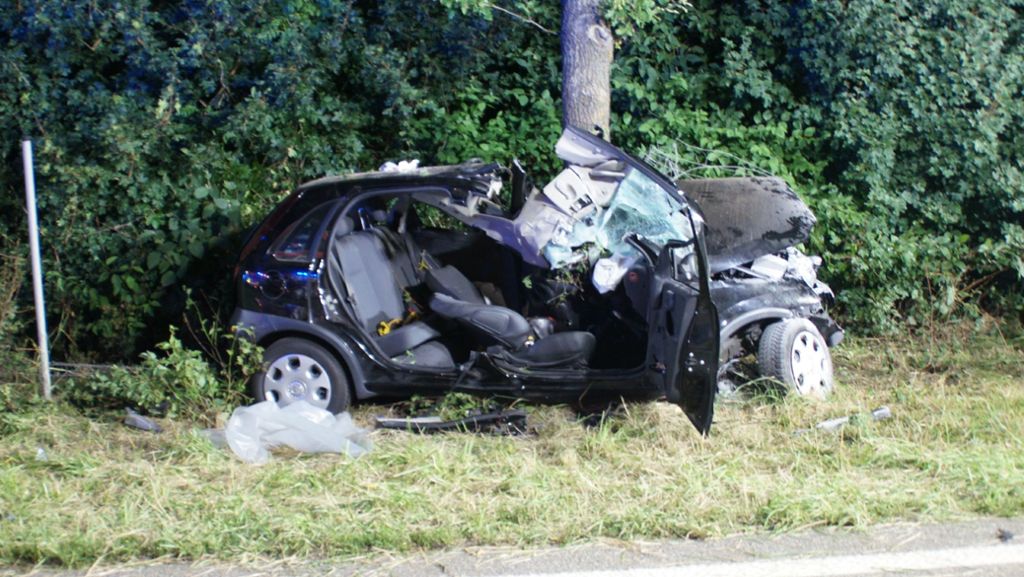 Unfall in Kusterdingen (Kreis Tübingen): 22-Jähriger ringt nach schwerem Crash mit dem Tod