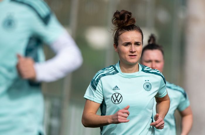 Gehälter im Frauenfußball: Nationalspielerin Magull: „Mindestlohn wäre angemessen“