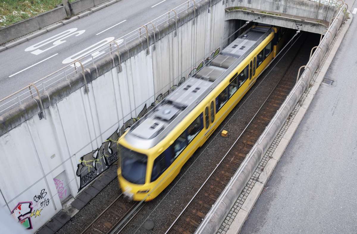 Über eine neue Linie der  Stadtbahn, die  nach Ditzingen  führt, wird diskutiert. Foto: Lichtgut