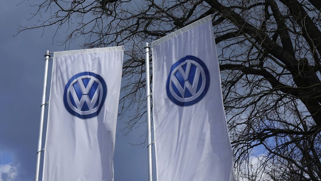  Droht tausenden Mitarbeitern von VW der Jobverlust. Wie der Betriebsratschef Bernd Osterloh in einem Interview erzählt, plant der Konzern bis zu 7000 Stellen zu streichen. 