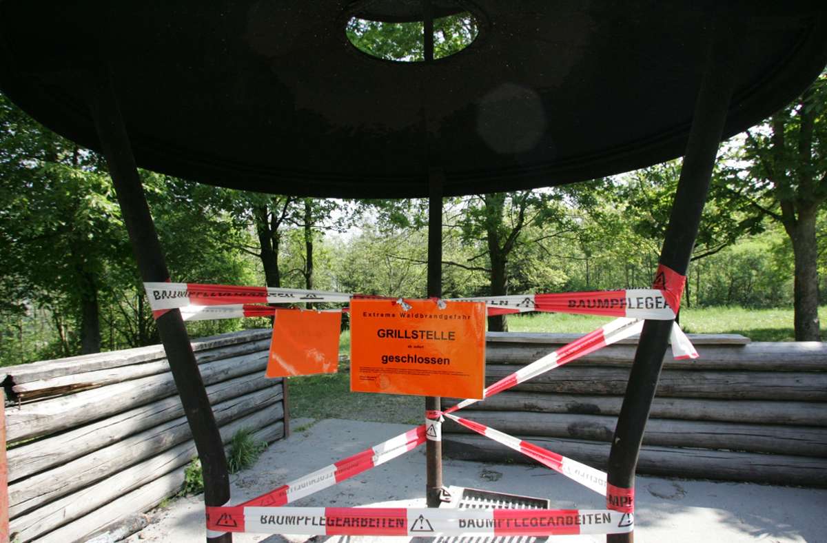Der Grillplatz vom Spielplatz Wiflinger auf dem Kappelberg liegt umgeben von Bäumen. Er war wegen Brandgefahr schon gesperrt.