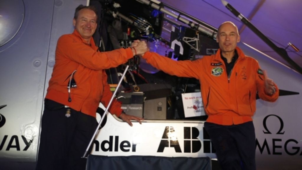 Solarflugzeug aus der Schweiz: Die Solar Impulse 2 ist gestartet