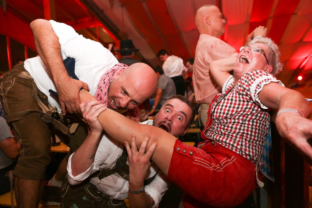 Eine Party zum Anbeißen: Schwule und Lesben haben am Donnerstag beim Wasenwirt auf dem Cannstatter Volksfest ihre legendäre Gaydelight-Party gefeiert.