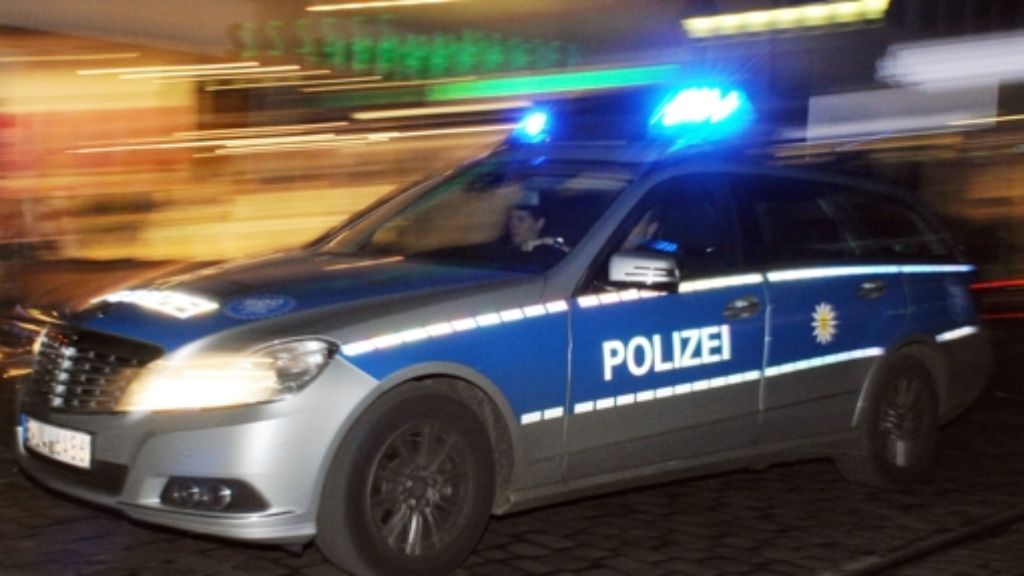 Blaulicht aus der Region Stuttgart: 14. Oktober: Mann schläft auf Autobahn ein