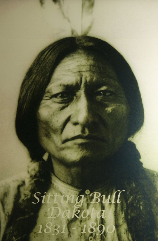 Fantasie und Wirklichkeit: Mit den echten Indianern wie den Sioux-Häuptling Sitting Bull haben Karl Mays Fantasie-Rothäute ähnlich viel zu tun wie die Karl-May-Filme der 1960er mit dem echten Wilden Westen.