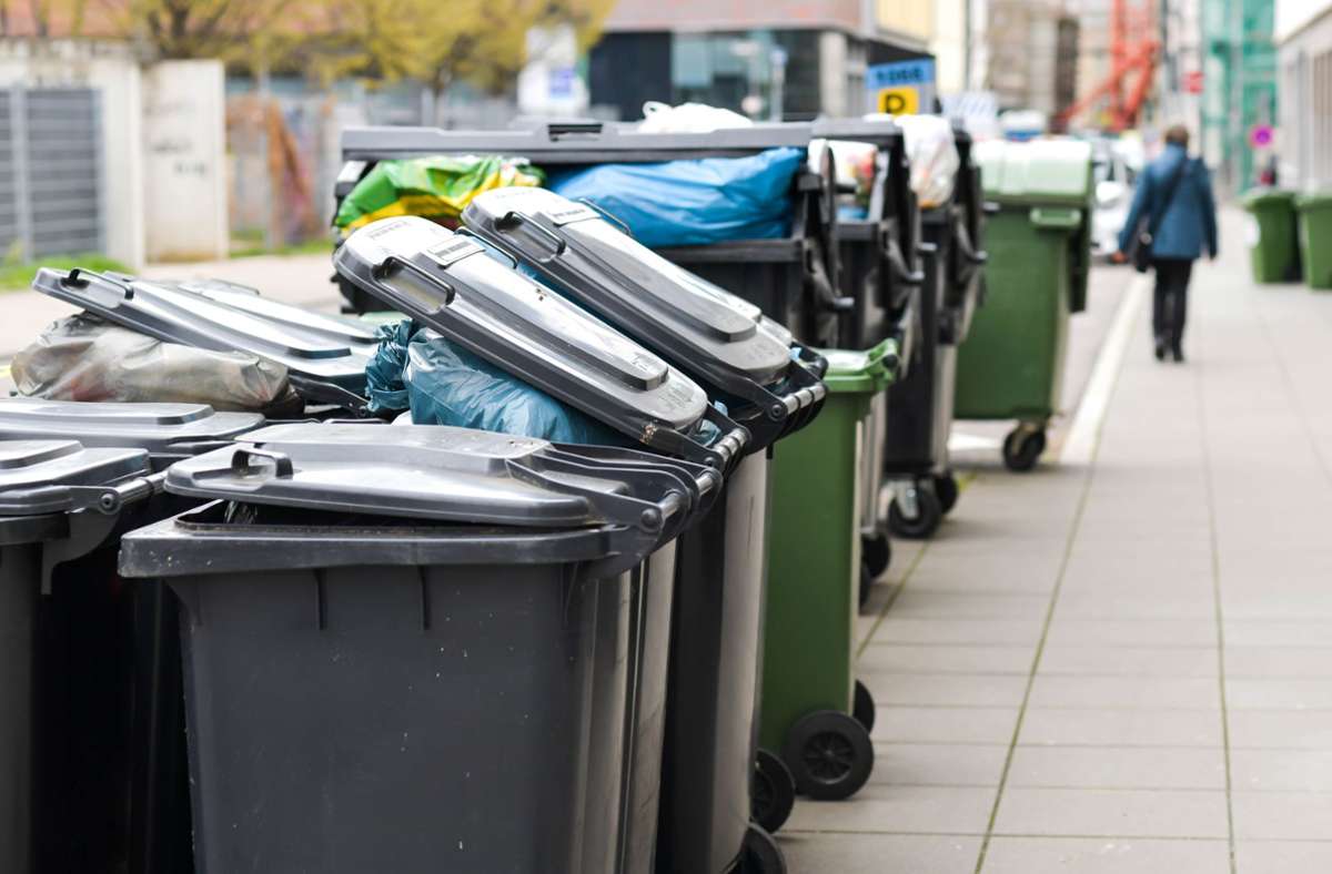 Nicht geleerte Mülltonnen sind für viele Menschen in Stuttgart ein Ärgernis. Foto: Lichtgut/Max Kovalenko