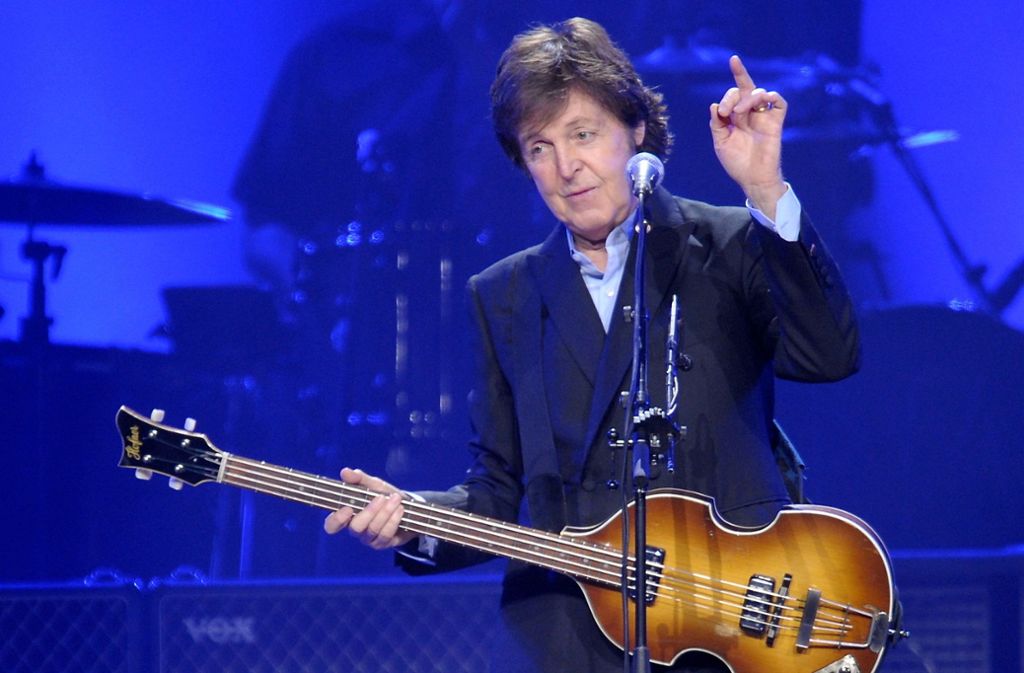 Paul McCartney: Der Ex-Beatle singt 2011 in Köln in der Lanxess Arena. Die Komponistenpartnerschaft John Lennon/Paul McCartney gilt als eine der bekanntesten und erfolgreichsten sowie McCartney selbst als der erfolgreichste Songwriter in der Geschichte der Popmusik
