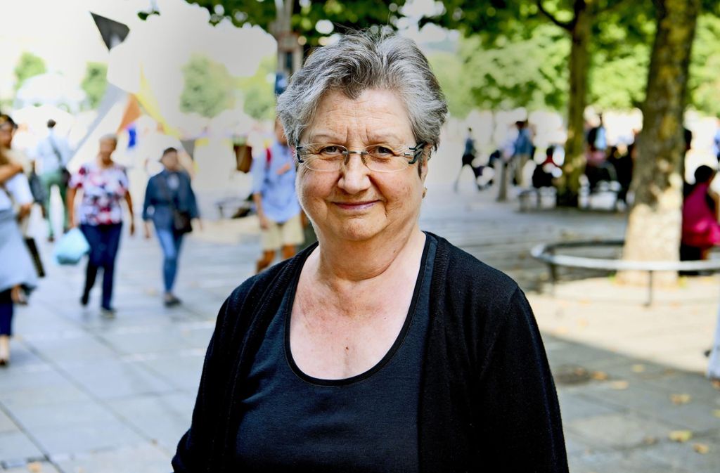 Hannelore Eckl, 69, Rentnerin, Bietigheim: „Schon wieder ein Traditionsgeschäft am Ende! Ich habe lange in Stuttgart gelebt, bei Büchern ist Wittwer meine erste Adresse. Jetzt geht das ausgerechnet an Thalia, diese Kette! Das ist ein Abstieg, eine kulturelle Katastrophe.“